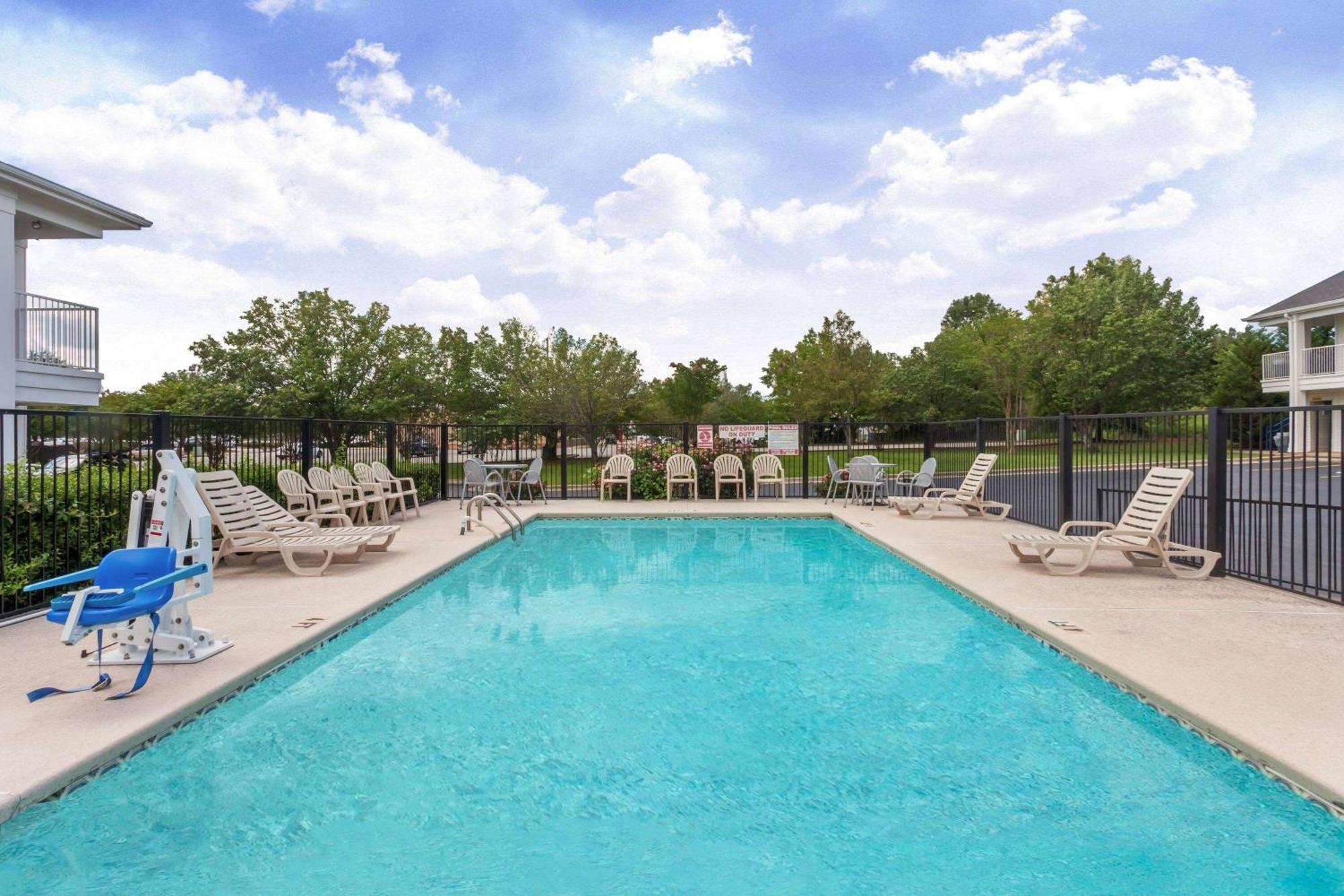 Baymont By Wyndham Florence/Muscle Shoals Exterior foto