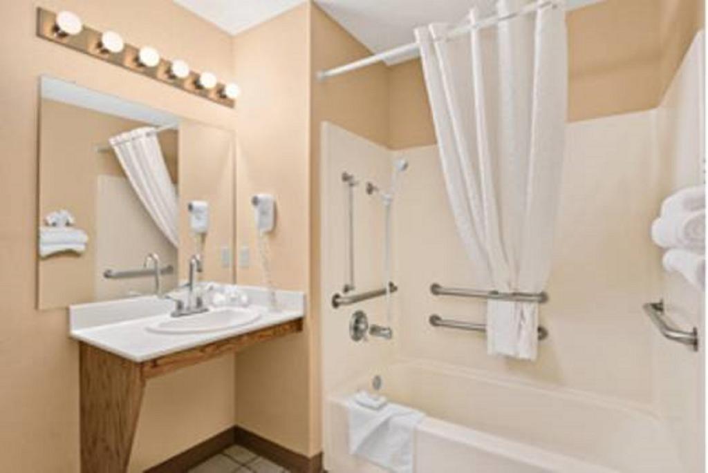 Baymont By Wyndham Florence/Muscle Shoals Habitación foto